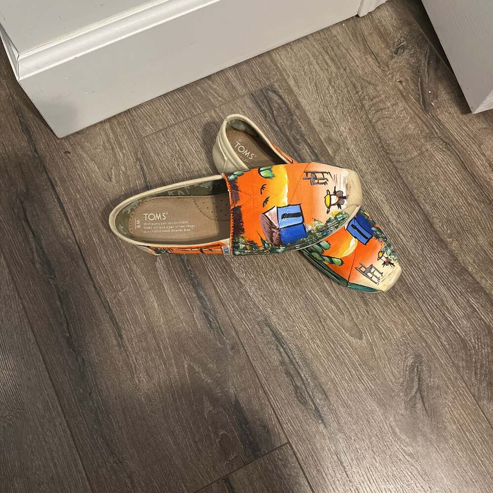 Toms